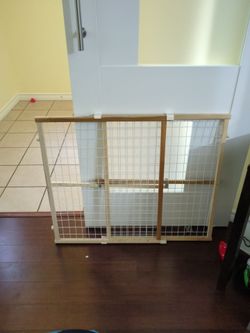 Baby or pet gate