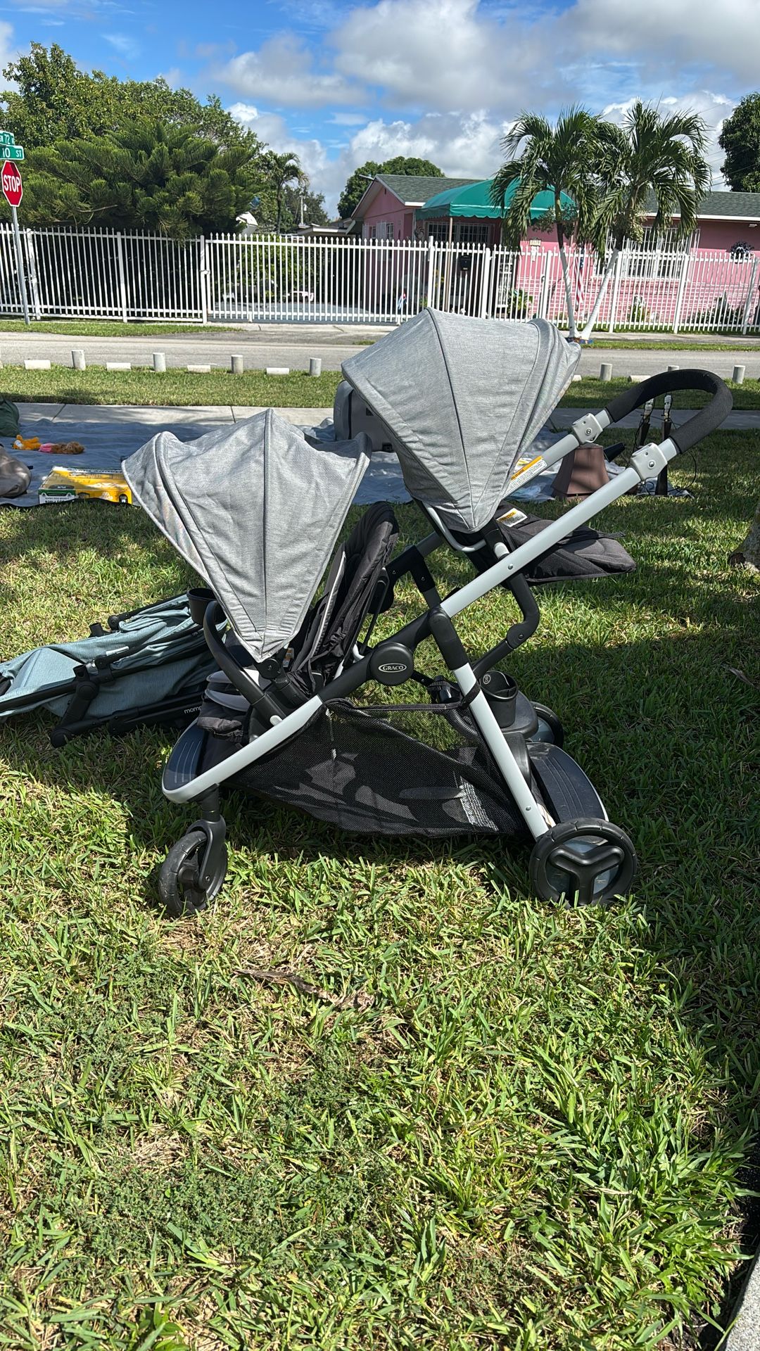 Graco Double Stroller With Extra Seat 