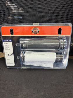 Harley Davidson (contact info removed)0 Magnum Black Get A Grip Multifit 1996-Later VRSC,XL,XR