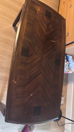 Beautiful Solid Wood Coffee Table – $110 OBO