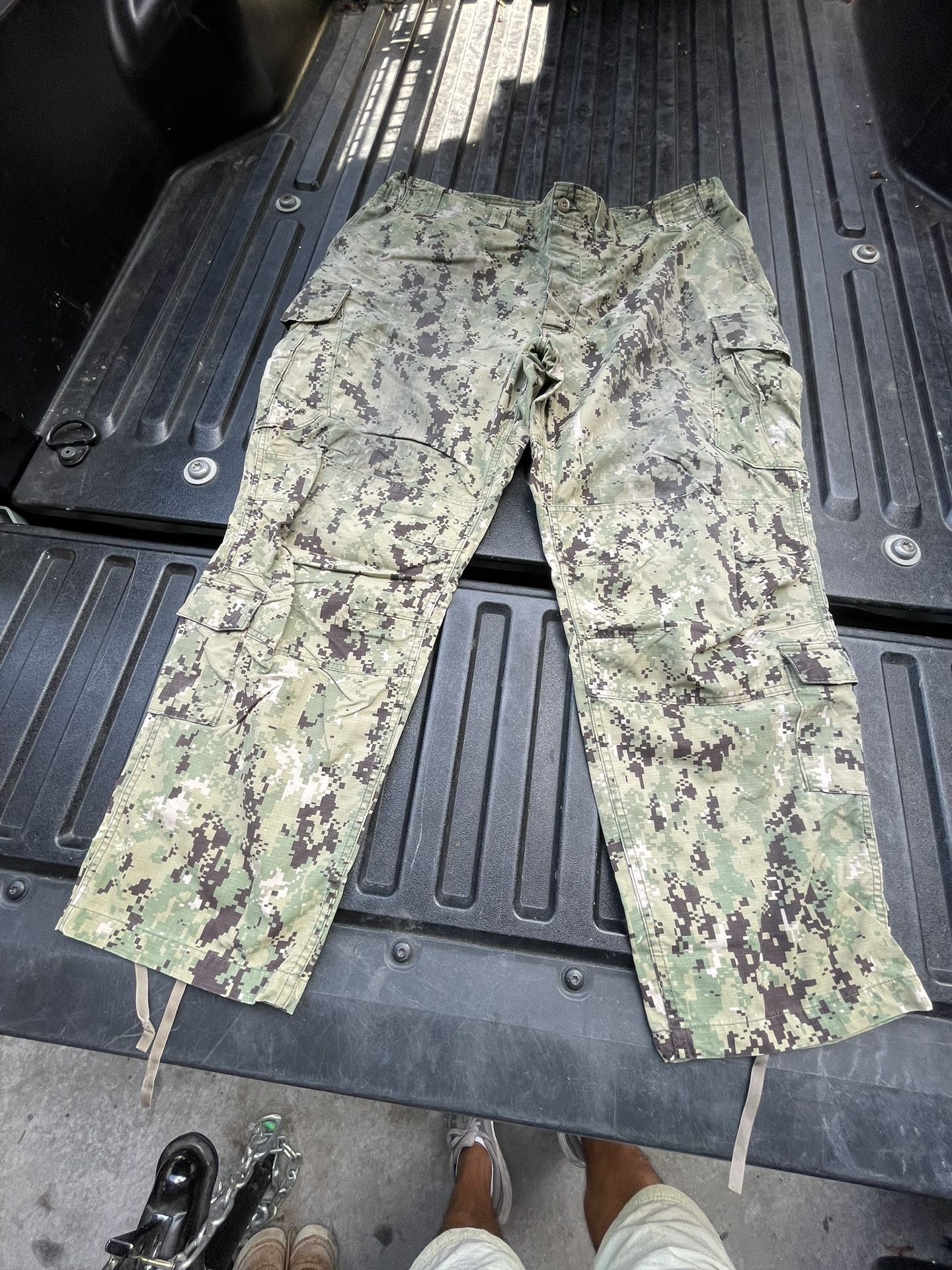 US Navy camo pants xxl