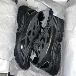 Off-White "Be Right Back" Runners Size 12 