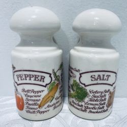 VNTG Avon Salt & Pepper Set "Country Kitchen Spices" 1980 VGUC