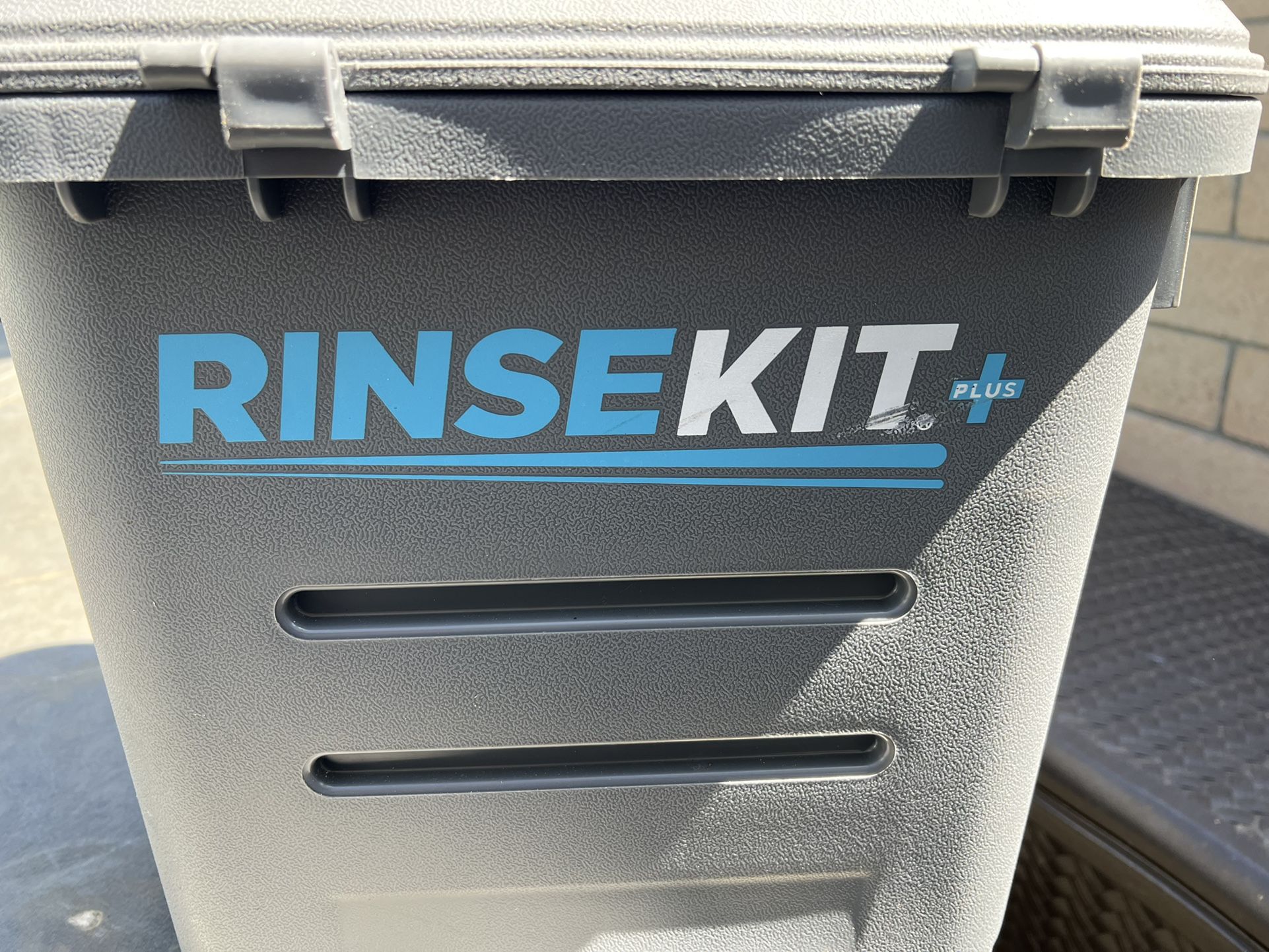 Rinse kit With Pump: Waters Or Surf Rinse Off