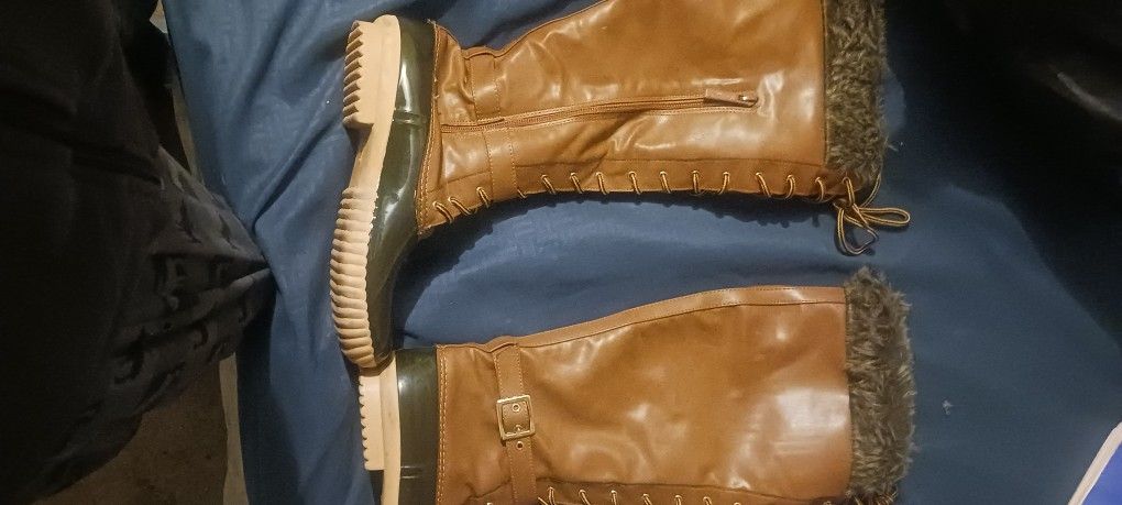 Female Boots Size 9