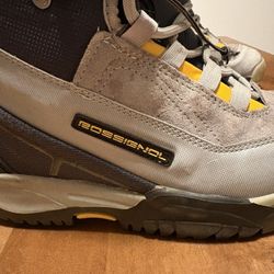 Women’s Snowboard Boots Size 6