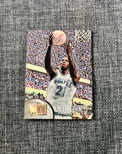 Kevin Garnett 1995-96 Fleer Metal Rookie Card