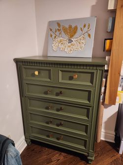 Vintage dresser