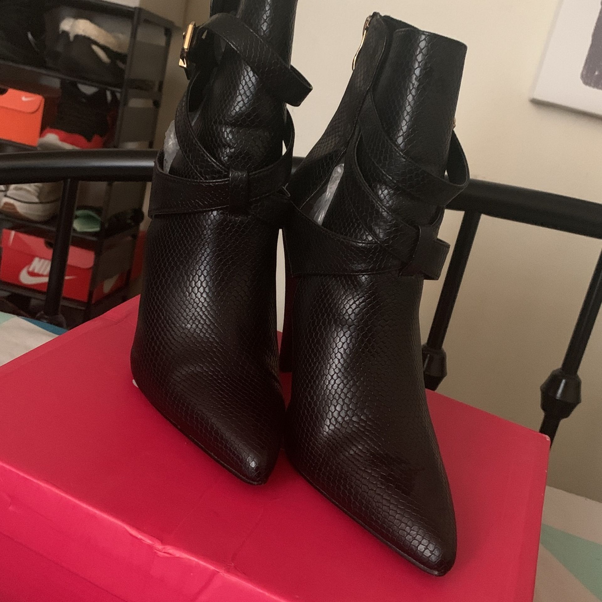 Shoe Dazzle Booties
