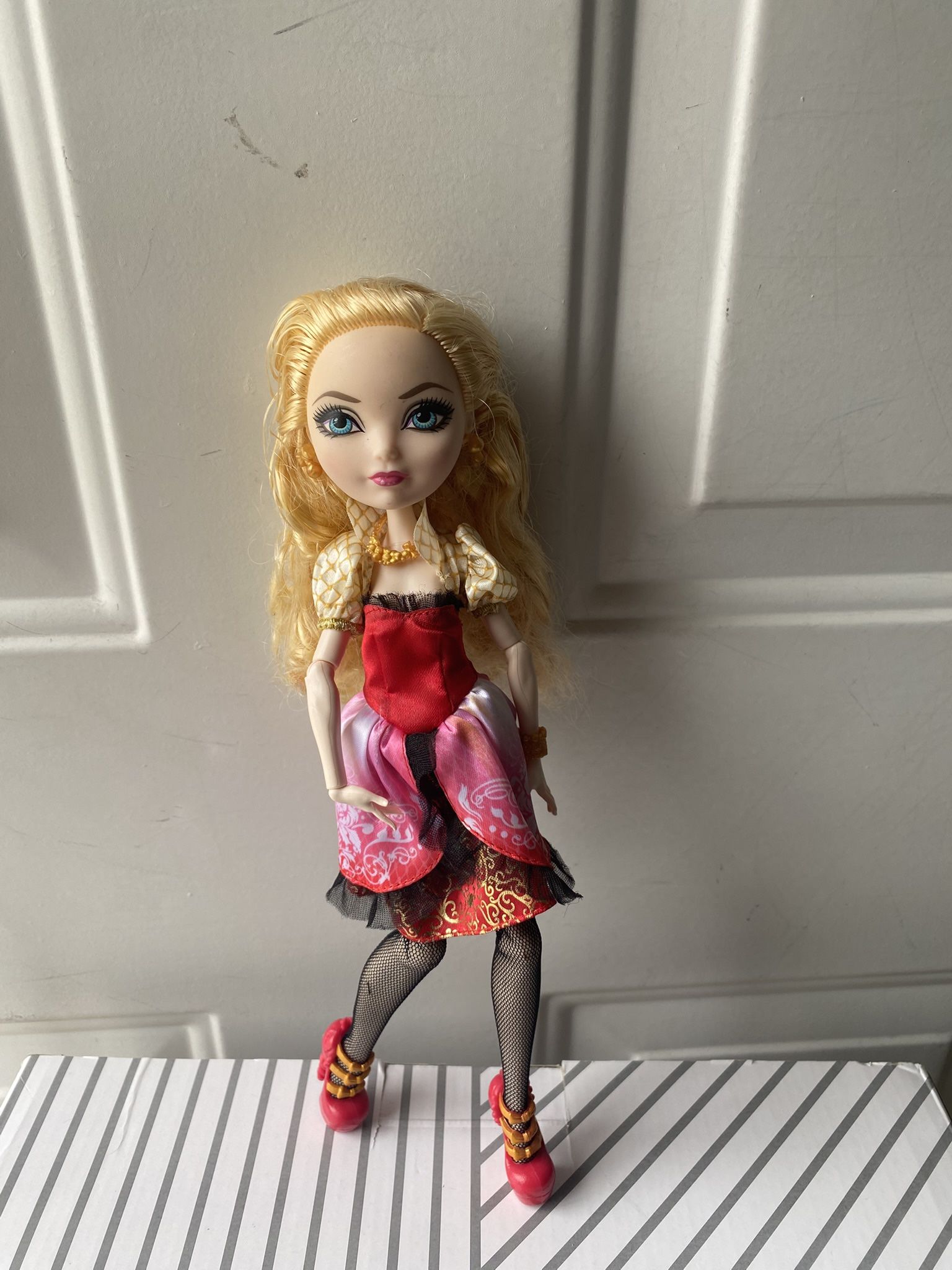 Original Ever After High Apple White Doll Royal Signature First Chapter 1st