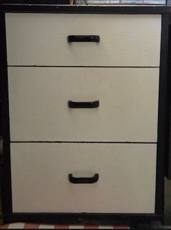 3  drawer cabinete/ night stand