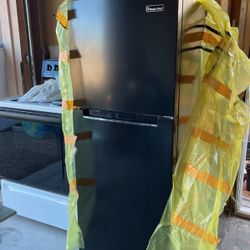Magic Chef Fridge. $200 4years Old
