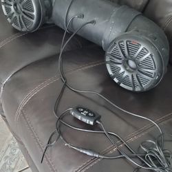 CONNECT TO CAR BLUETOOTH  BOSE REVEL BASS AND VOZ BAZOOKA 