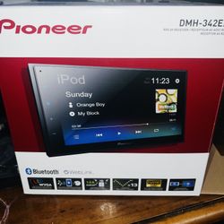 Brand New Pioneer Touch Screen Radio 