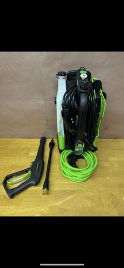 Greenworks 1900-PSI 1.2-GPM Cold Water Electric Pressure washer with 4 Spray Tips and Surface