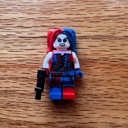 LEGO Harley Quinn Minifigure – DC Super Heroes – Authentic – Public Meetup