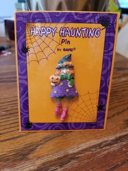 NEW Halloween Pin By Ganz
