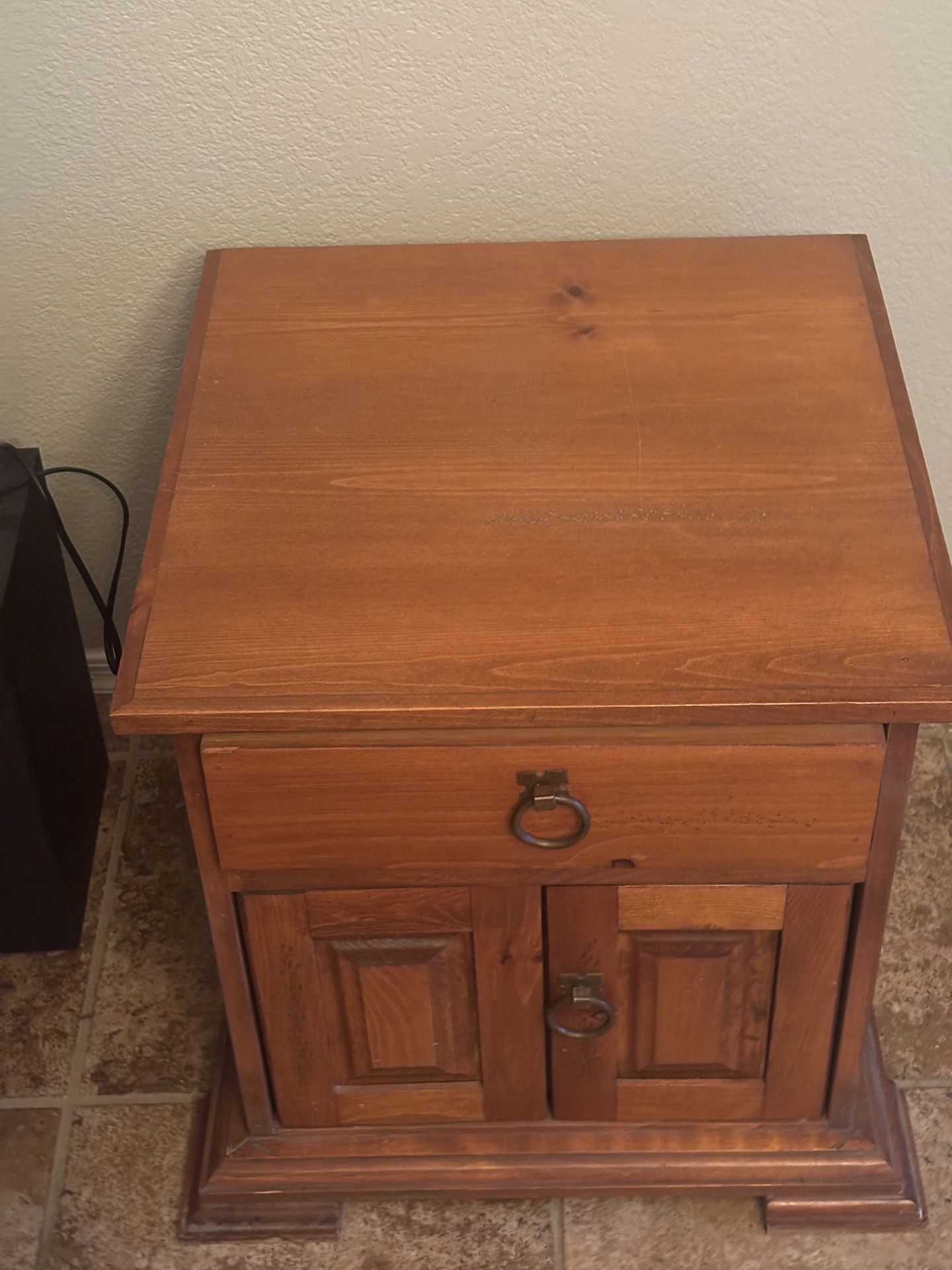 Accent Table