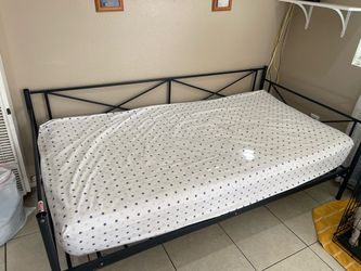 Twin day bed