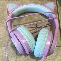 kitty headphones 🩷🐱