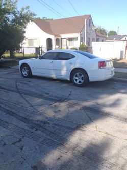 2010 Dodge charger runs excellent