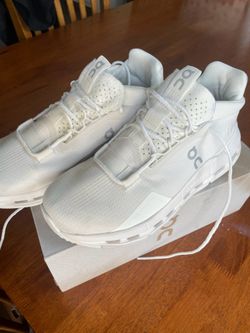On Clouds - 7 1/2 Women’s