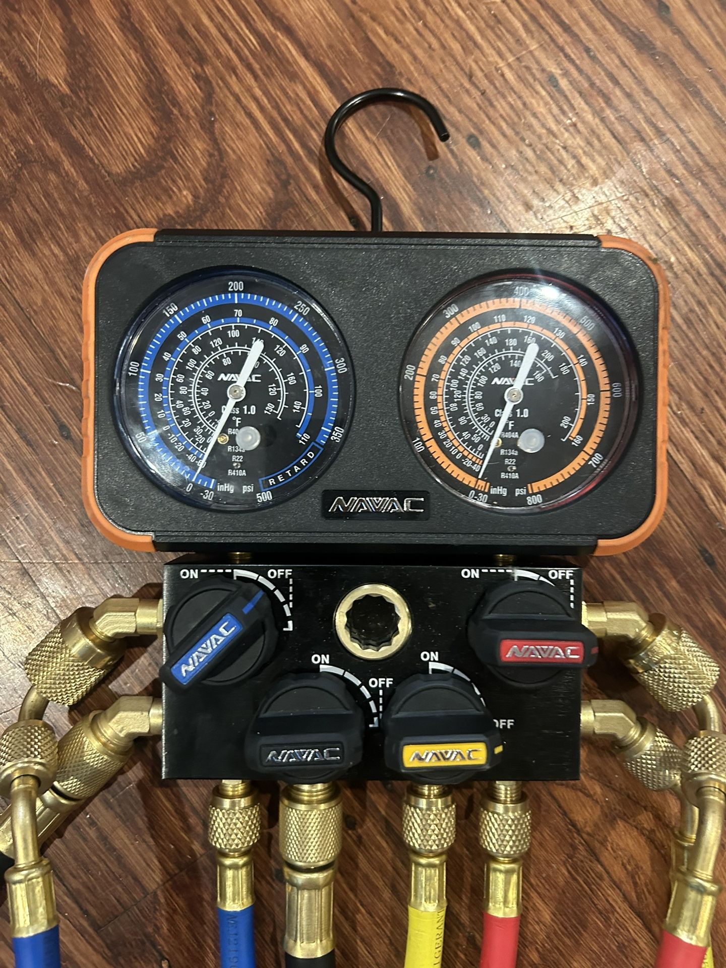 NAVAC N4A4H 4-Valve Manifold Gauge, Class 1.0 Accuracy **USED**