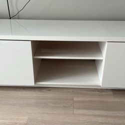  Tv Table  And. Mirror.       Mesa Tv. Espejo 