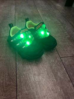 Sketchers dinosaur light up size 7