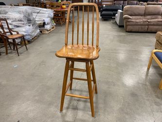 Natural Finished Red Oak Swiveling Bar Stool