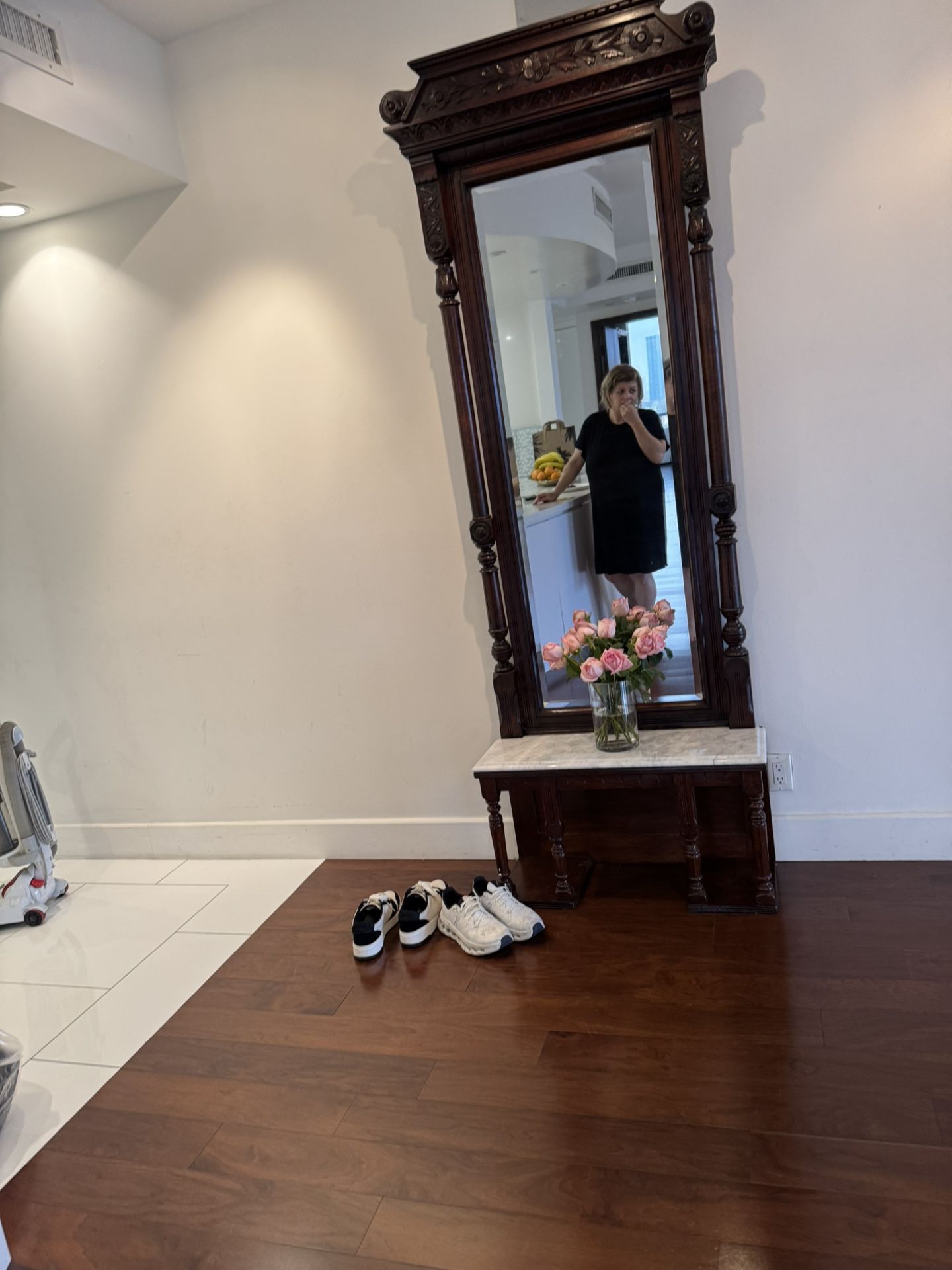Antique Mirror With Marmol Table