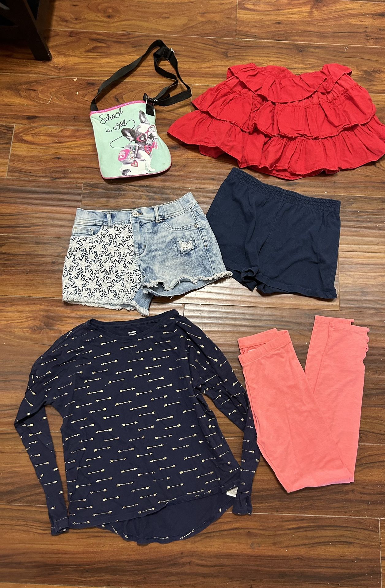 Girl’s clothes size 10/12 bundle, skirt, shorts, long sleeve shirt