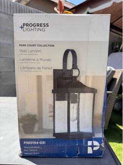 Park Court 15 inch Textured Black Traditional Outdoor Wall Lantern Clear Seeded Glass