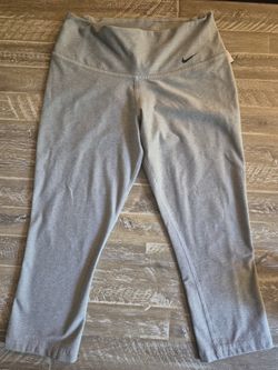 Nike Dri-Fit Women's Gray Capri Sport Leggings-Size Small