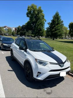 Toyota RAV4 Hybrid Clean title