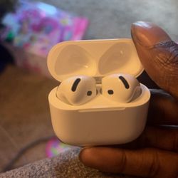 AirPods 4 (Noise Cancellation)