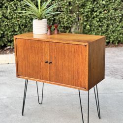 Danish Modern Mid Century MCM Record Cabinet Media Shelf Credenza