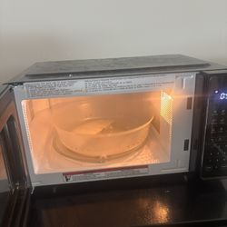 Chefman Countertop Microwave Oven 0.7 Cu. Ft., 700 Watts with 10 Power Levels, 6 Cooking Presets with One-Touch Express Cook, Eco Mode, Child Safety L