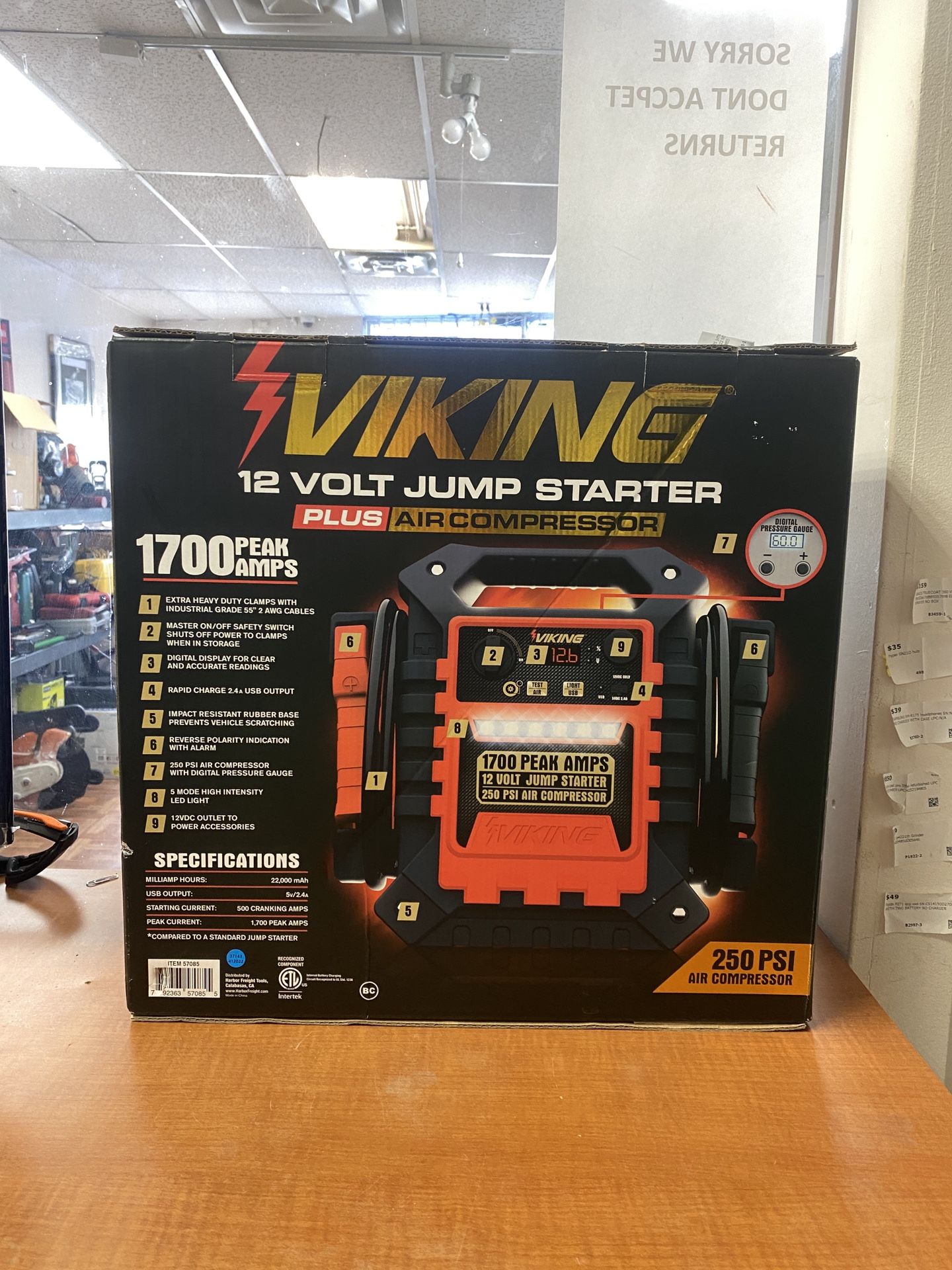 Viking 12 Volt Jump Starter 1700 Peak Amps 250 Psi air Compressor 