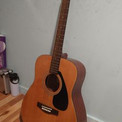 Yamaha FG Series Acoustic Guitar + 2nd Practice actice Guitar