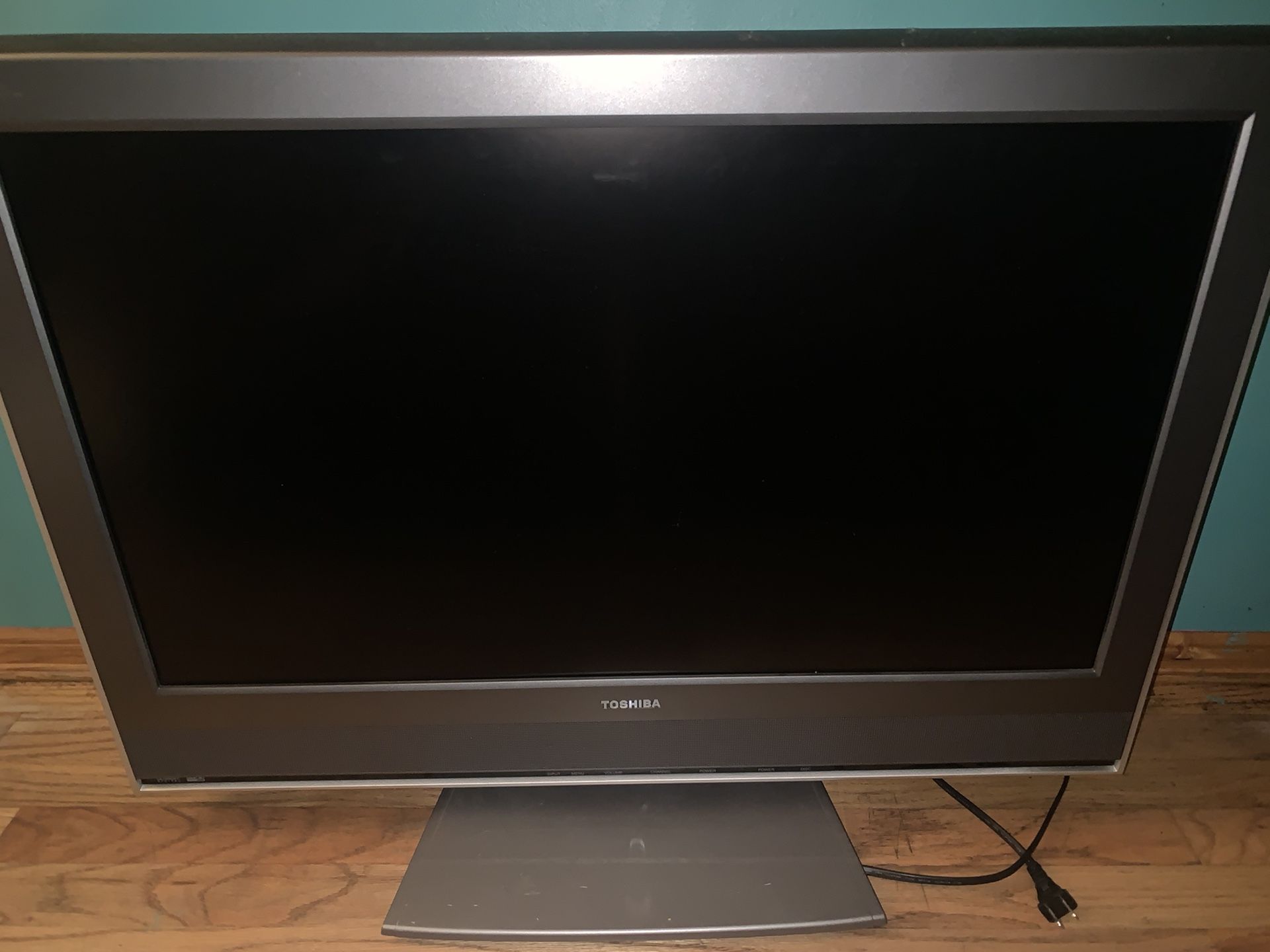 Toshiba 32-inch TV with built in DVD player