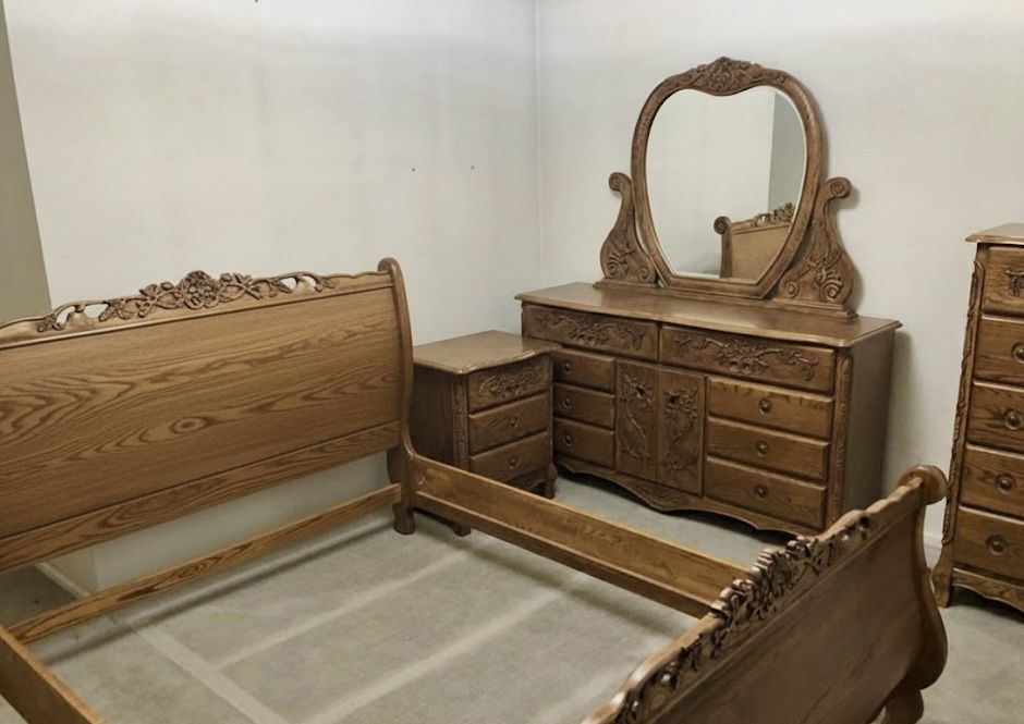 Solid Oak Queen Bedroom Set