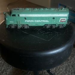 Mantua Tyco HO Penn Center EMD F7 Loco 