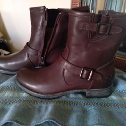 Ladies Leather Boots 