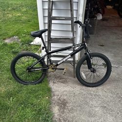 Mongoose Brawler 20 Inch BMX Bike Black
