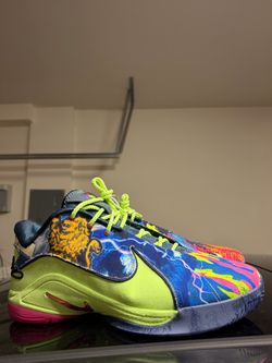 Nike LeBron 22 Bryce's World Size 13