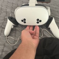 oculus Quest 3S Control Included