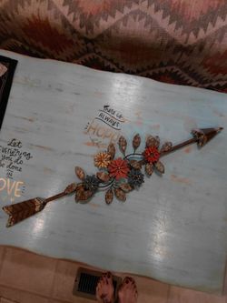 Metal Arrow wall hanging