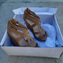 Nude Women's Wedges Size 6 