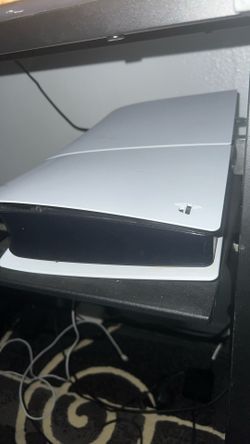 PS5, Brand New, 2 Controllers, 4 Game Disks, $700